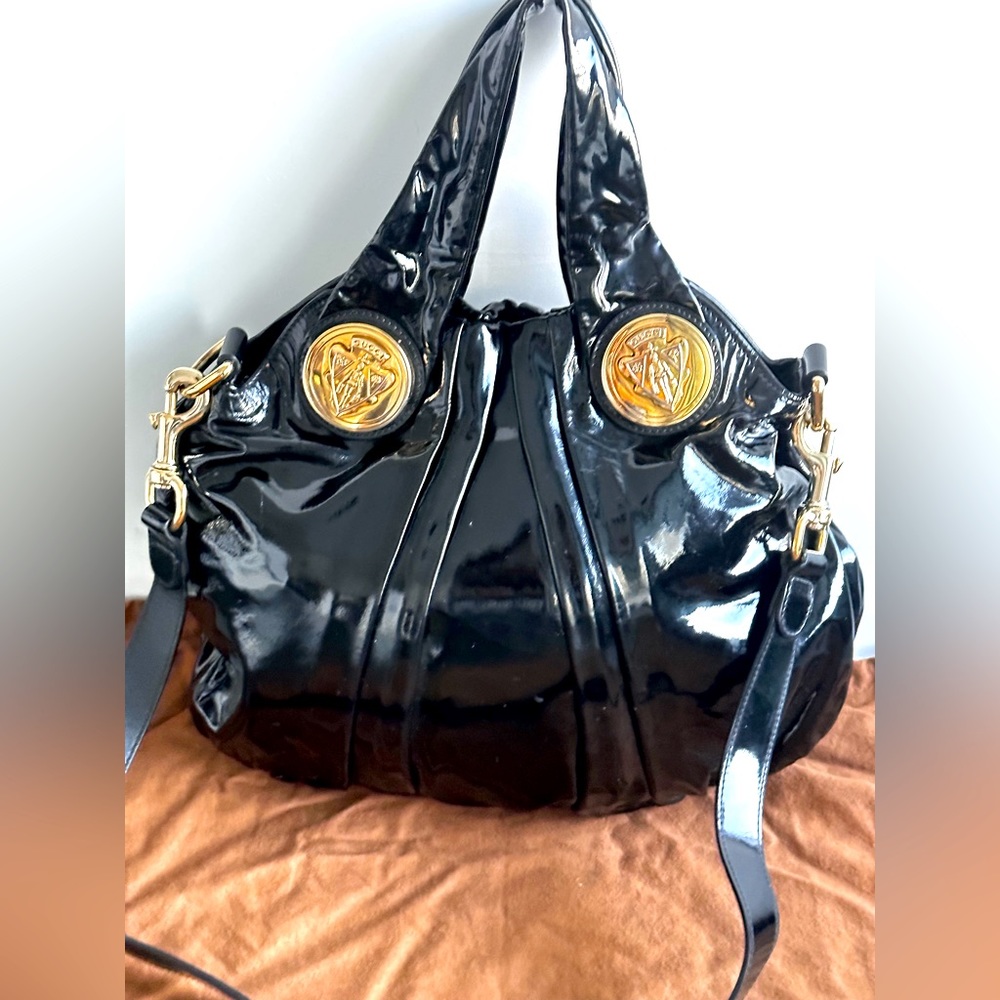 Gucci- Patent Leather Hysteria Handle bag , black
